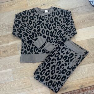 Women's Stylish Leopard Pajama Set - Black and Gray